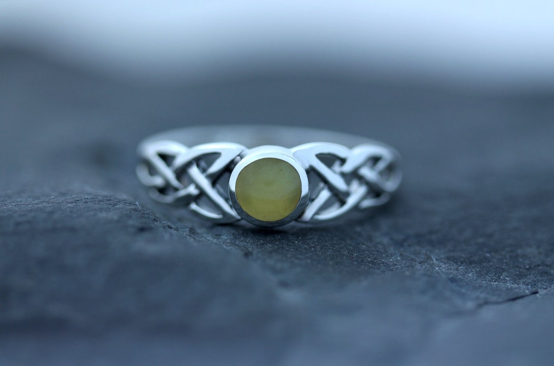 Scottish Marble Celtic Knot Stone Ring -tapered Celtic Knot 