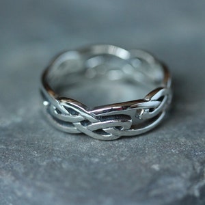 Celtic Knot Band Ring - Eternity Pictish Knot Flow - Hallmarked 925 Sterling Silver -