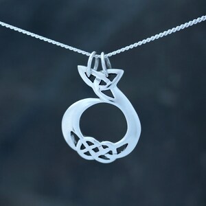 Colgante con dije de nudo celta - Letra "d" - Eternity Infinity - Plata de ley 925 con sello distintivo - Diseño celta de Escocia - Joyas celtas escocesas