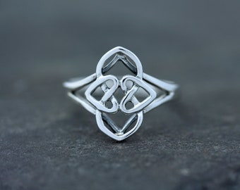 Keltischer Knotenring - Zwei Herzen in Diamantschlaufe - Punziertes 925 Sterling Silber - Scottish Jewellery