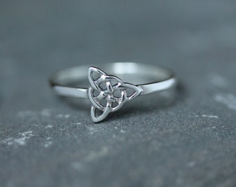 Celtic Knot Triquetra Trinity Ring - Knotted Triangular  - hallmarked 925 Sterling Silver - Scotland Edinburgh Design - Scottish Jewellery