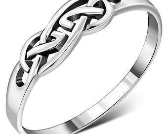 Keltischer Knoten Ring- Kleine Zierliche Schleife- Unendlichkeit Eternity und Kontinuität- 925 Sterling Silber -schottischer Schmuck