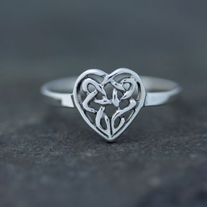Celtic Knot Ring - Celtic Heart - Hallmarked 925 Sterling Silver - Scotland Edinburgh Design