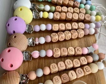 Personalisierte Schnuller Clip Kettenhalter Angepasst Handmade Baby Name Silikon Grau Neutral Weiß Holz