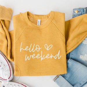 Bonjour week-end Svg + Png, chemise Bonjour week-end, week-end Svg, PNG pour chemises, modèles POD, Cricut Svg, Svg tendance, t-shirt week-end