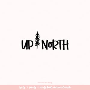 Op de afbeelding: Zwart-wit grafisch ontwerp met een gestileerde dennenboom en de tekst "Up North".