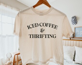 Café helado y artículos de segunda mano SVG: Diseño de camiseta (descarga digital)