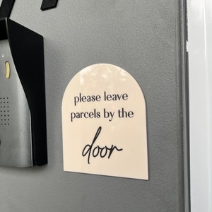 Leave Parcels Sign