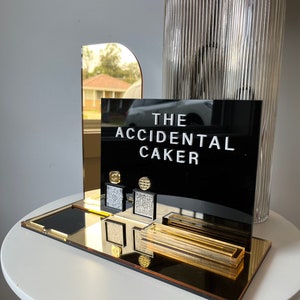 Rectangle Social, Logo, 2 QR + Card Holder + Square Holder