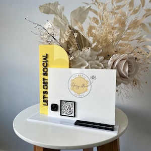 Rectangle Social, Logo, QR + Card Holder