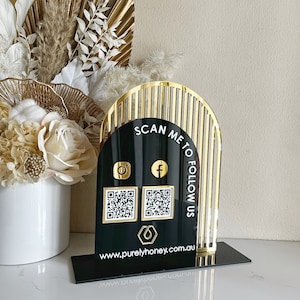 The Arched Acrylic Modern QR Sign Freestanding Code Instagram Acrylic Business sign Style 2