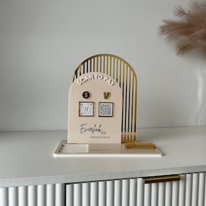 Scan-to-Pay, Double Arched, Square + 2 QR’s, Kartenhalter und Logo