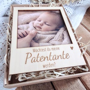 Patentante oder Patenonkel fragen – Geschenkbox mit Holzrahmen zur Patenanfrage – besondere Geschenkidee imagem 3