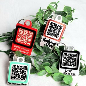 QR Code Keychain | Easy Networking | Website on Keychain