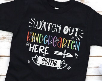 Camiseta de jardín de infancia, Atuendo para el primer día de jardín de infancia para niños y niñas, Camiseta del 1er día Cuidado con el jardín de infancia Aquí voy a la escuela