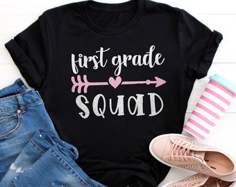 Camisa de maestro de primer grado - Equipo de primer grado - Camisa del primer día de clases para maestro - Regalo de maestro de primaria - Regreso a la escuela