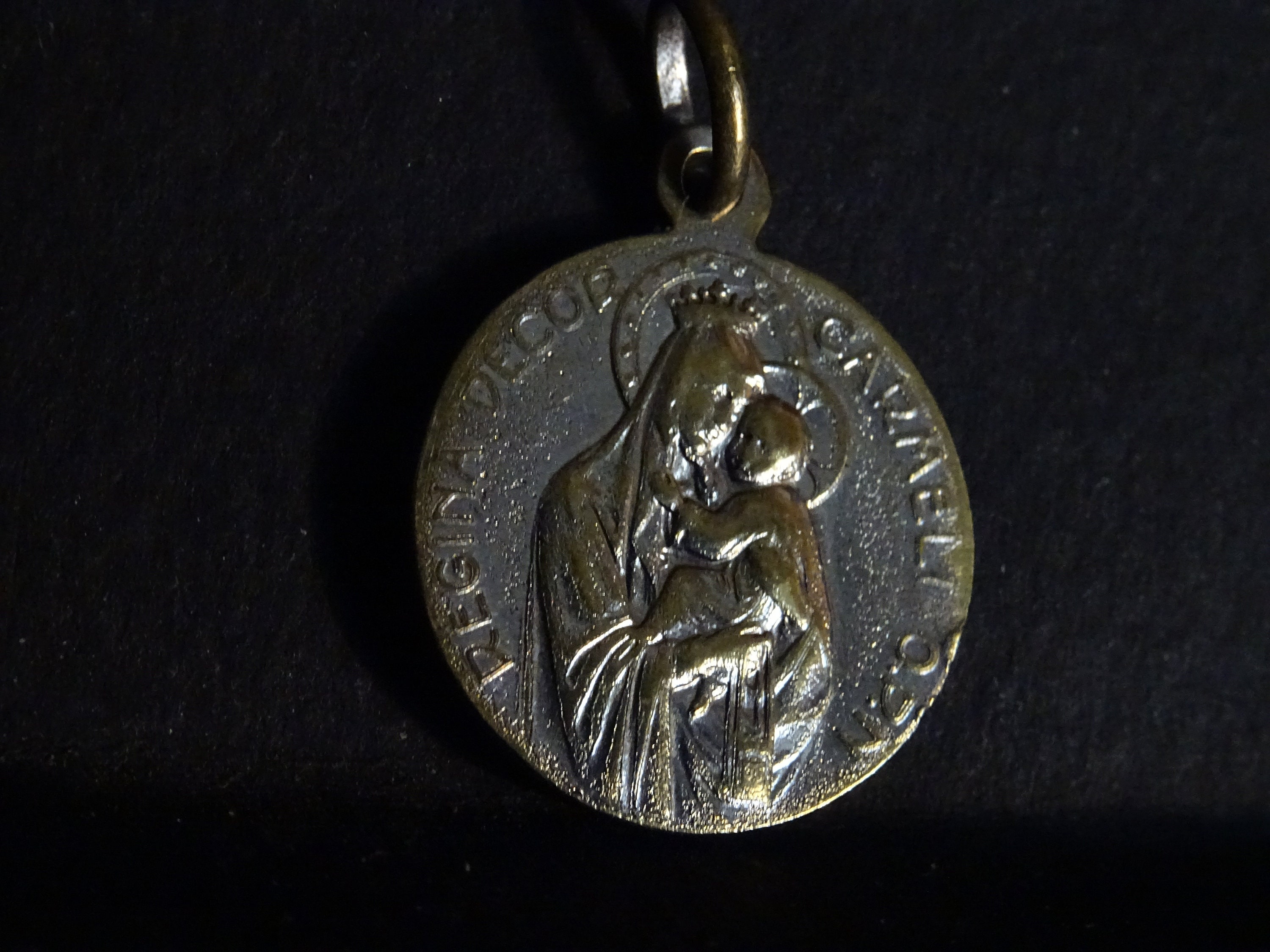 Queen Carmel Silver Medallion Medaille Religious Holy Charm Pendent Vintage No 12