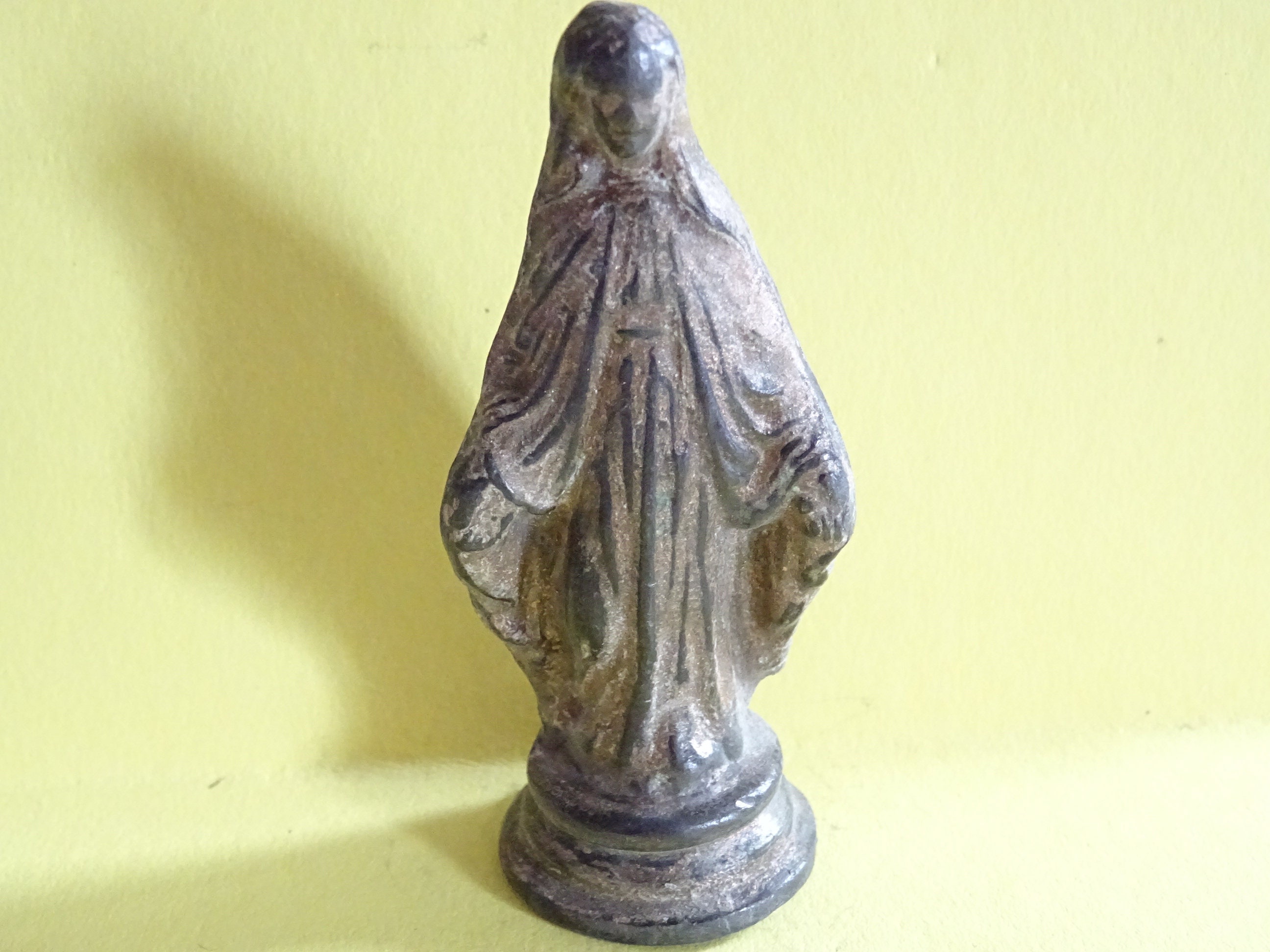 Notre Sainte Mère Du Monde. Statue. Autel de Voyage P 947