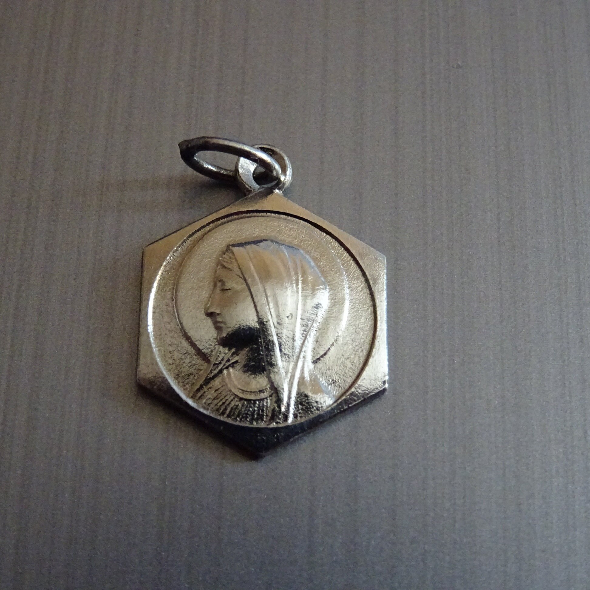 Vierge Marie 1, 3 cm Vintage Pendent Medal Médaille Saint Charme B 564