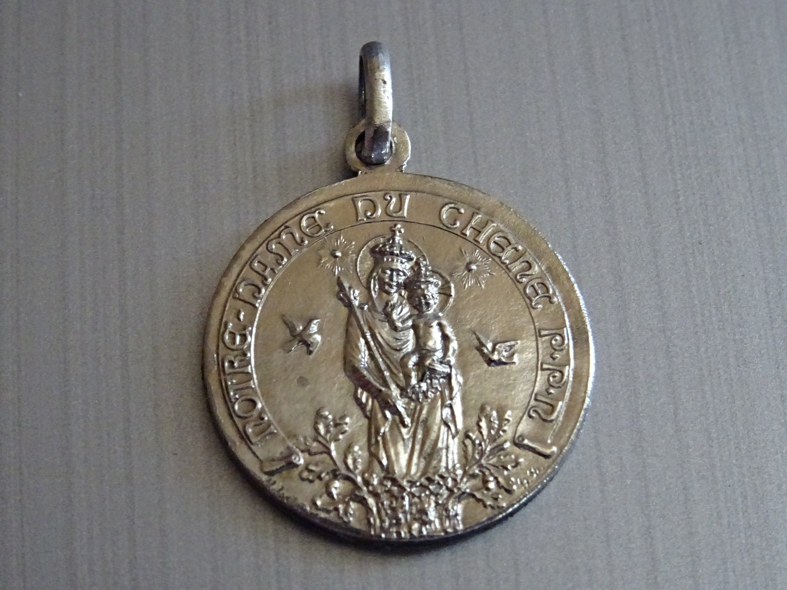 Antique Notre-Dame de Chene. Oiseaux Volant. 1494. Pendentif Saint Charme Médaillon Médaille B 94