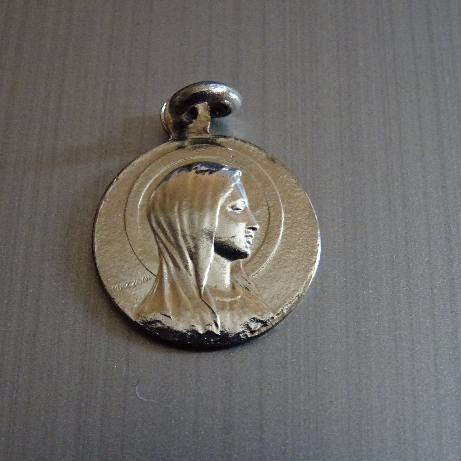 Vierge Marie 1, 6 cm Vintage Pendent Medal Médaille Saint Charme B 565