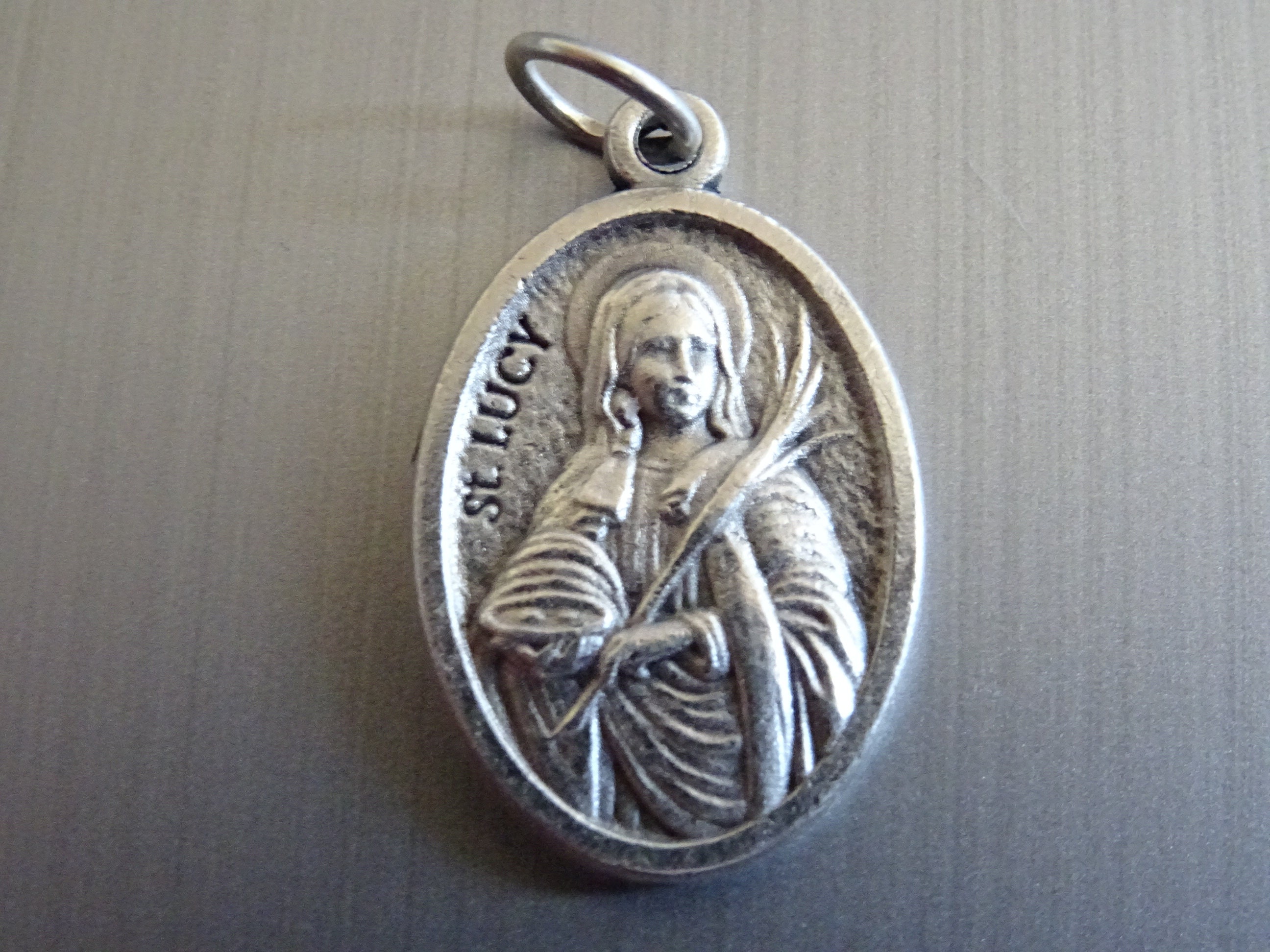 Sainte Lucie. Saint Patron Des Troubles Oculaires. Médaille d'argent Médaillon Pendentif Holy Charm 