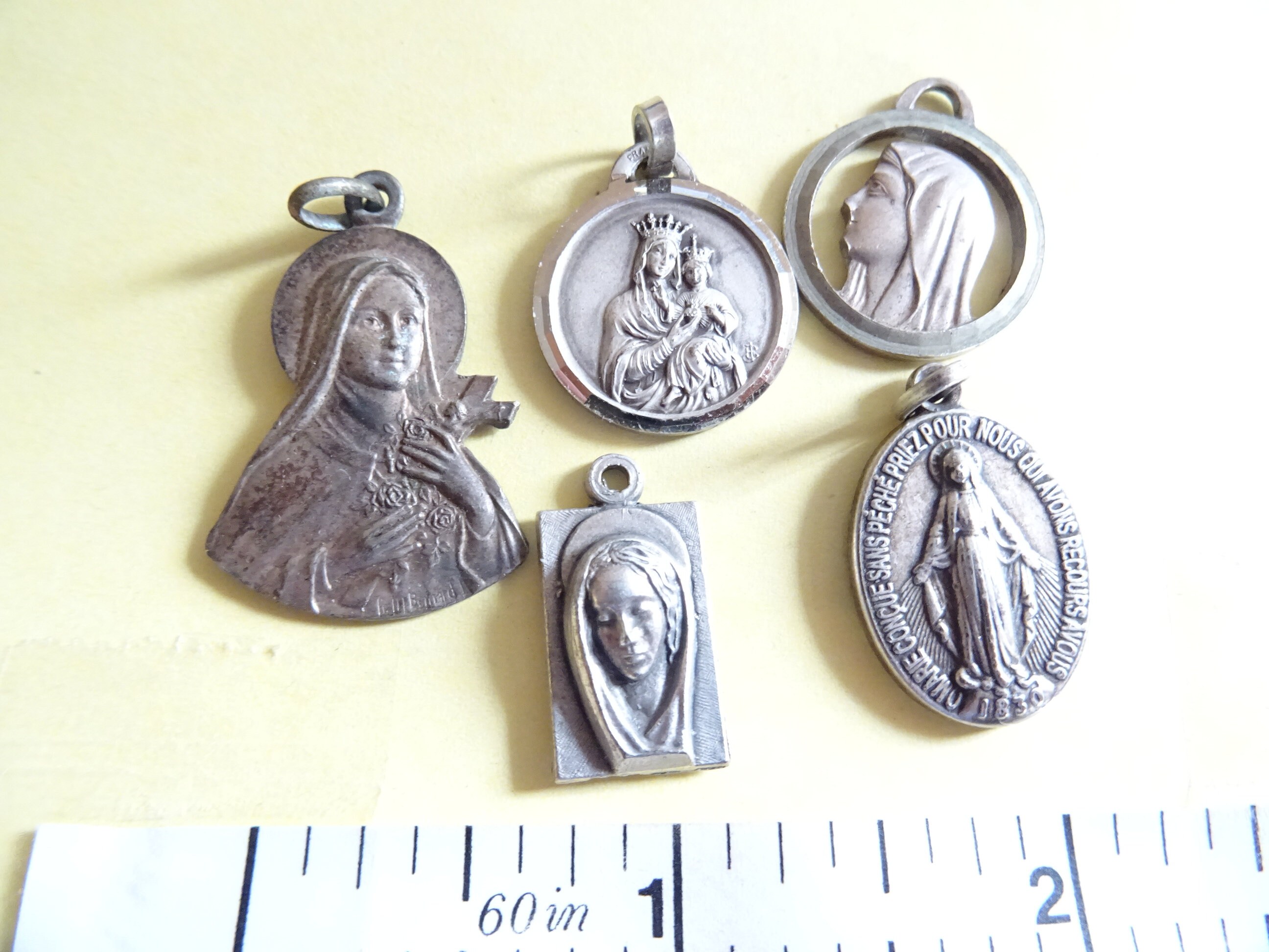 Lot 5 Millésime. Notre-Dame Signée Jb. Sainte Thérèse Vierge Marie Médaille Miraculeuse, Sainte-Char