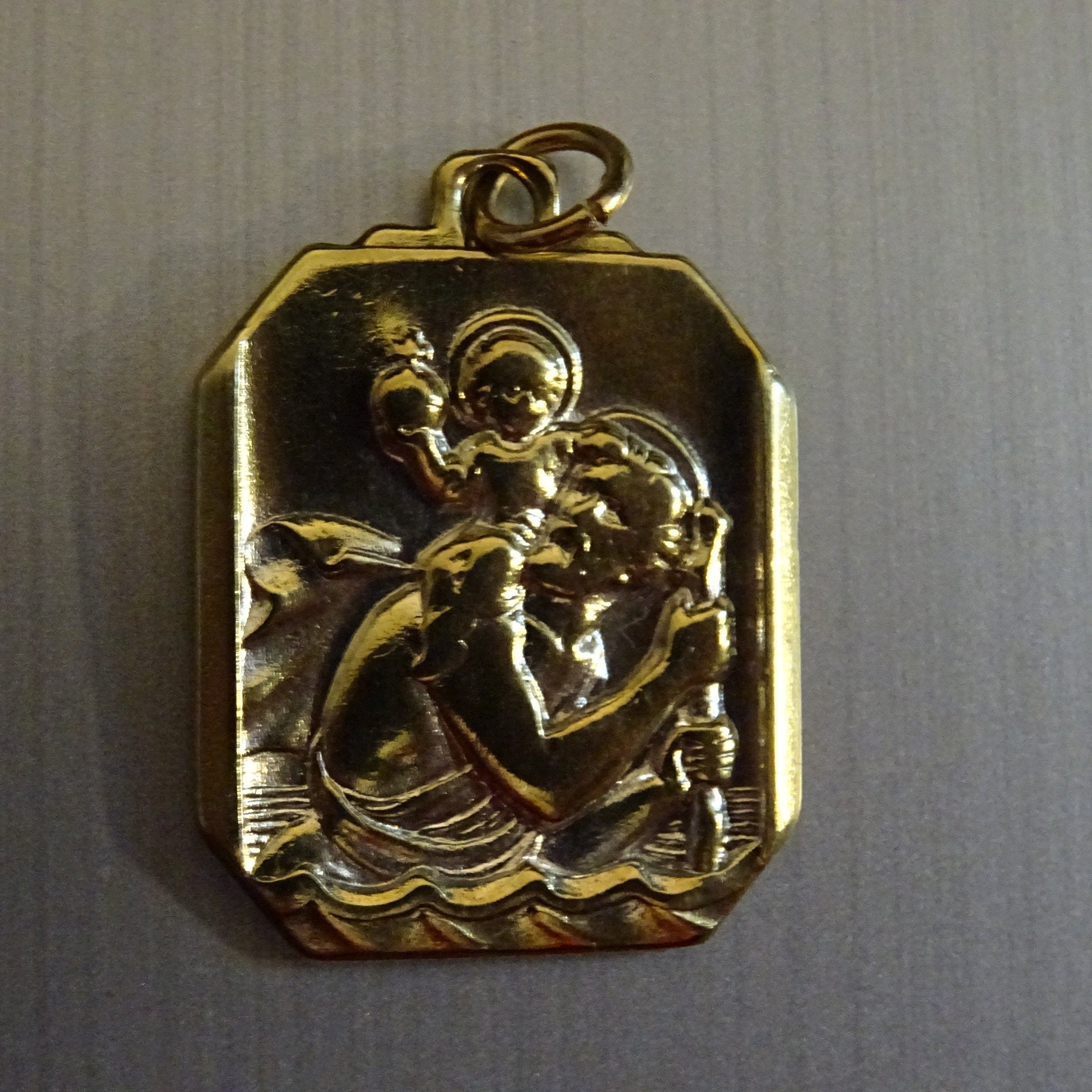 Saint-Christophe. Couleur Or. Français Vintage Pendentif Religieux Médaillon Saint B 859