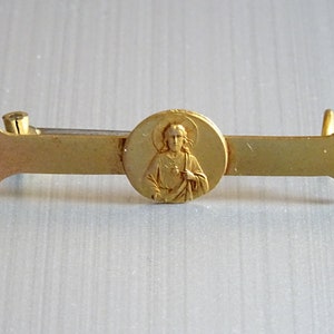 Jesus Sacred Heart Brooch: Religious Token Pin