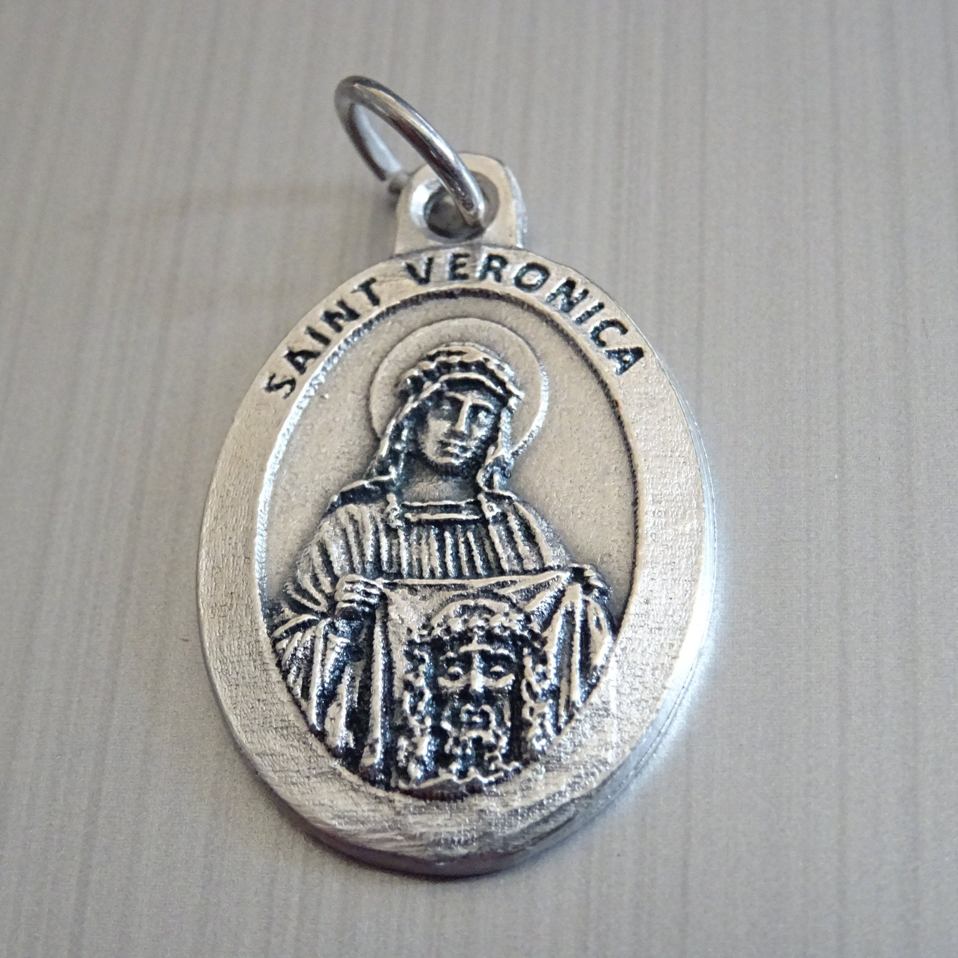 Sainte Véronique Est La Patronne Des Mulquiniers Français. Médaille d'argent Médaille Pendente Holy