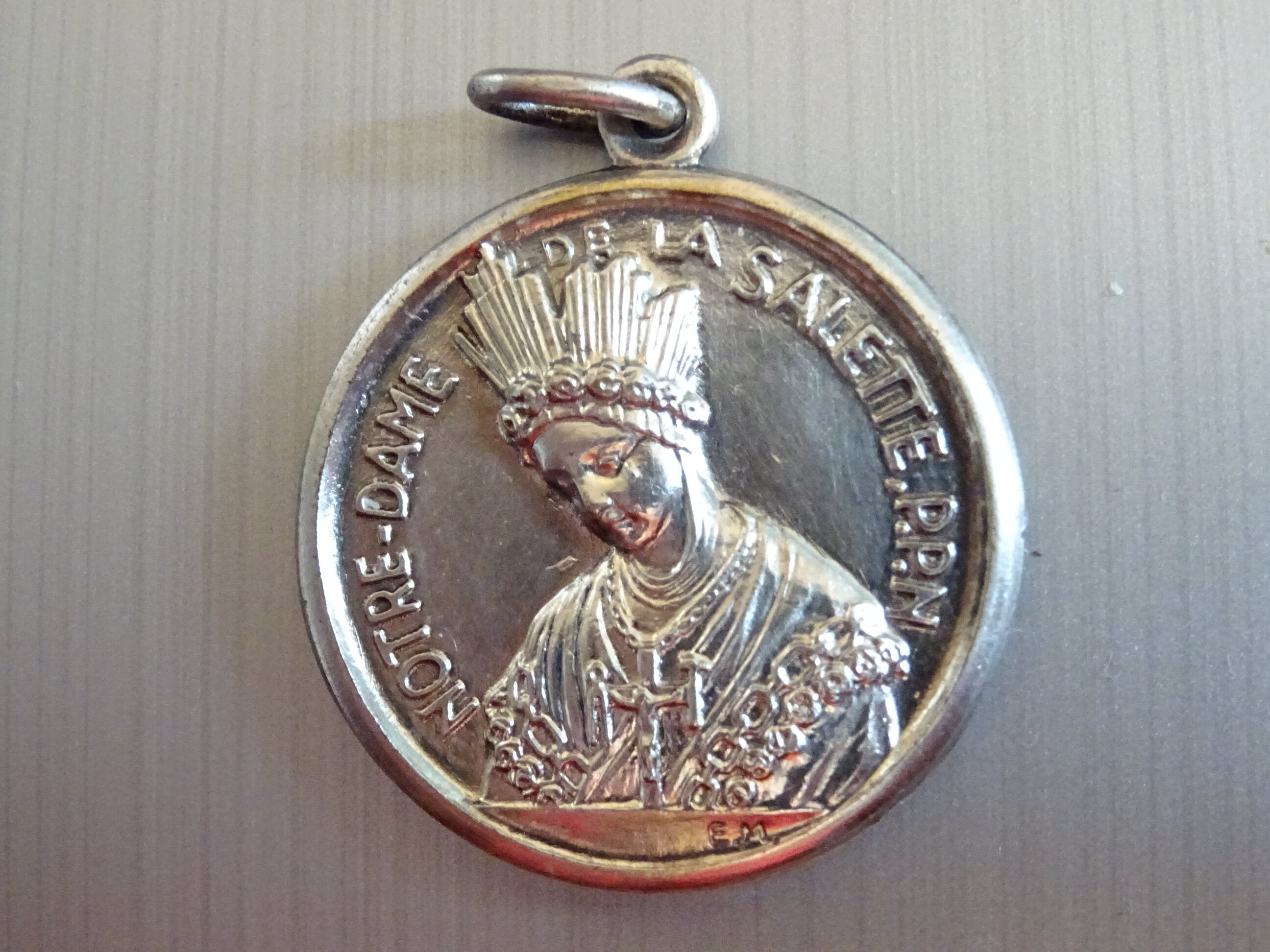 Saint Christophe. Notre-Dame de Salette. N. D. de La Salette Signé . Médaille Médaillon Pendentif Sa