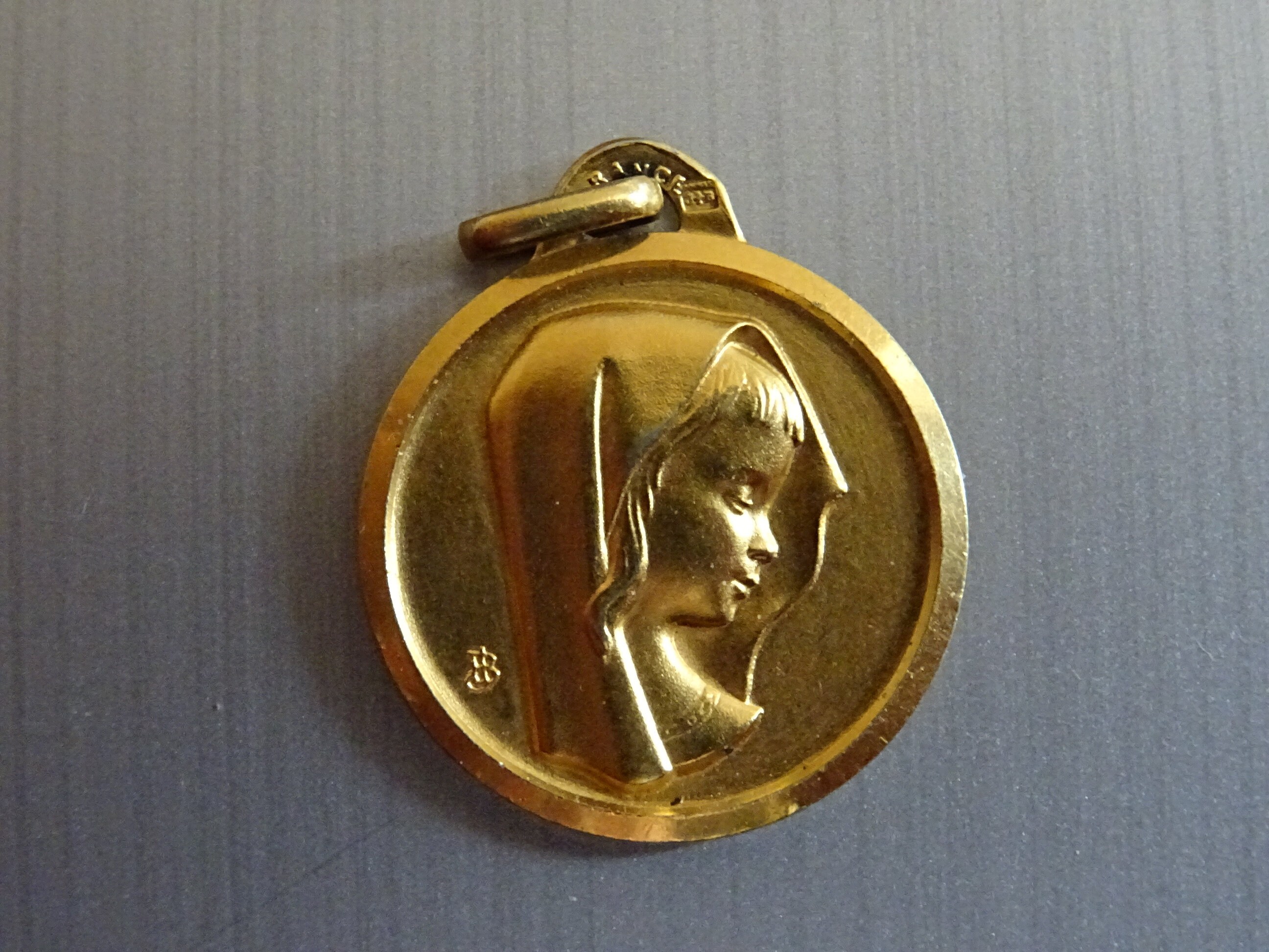 Vierge Marie. Signé Jb. Couleur Or. Antique Religieux Français Pendentif Médaille Saint Charme B 679