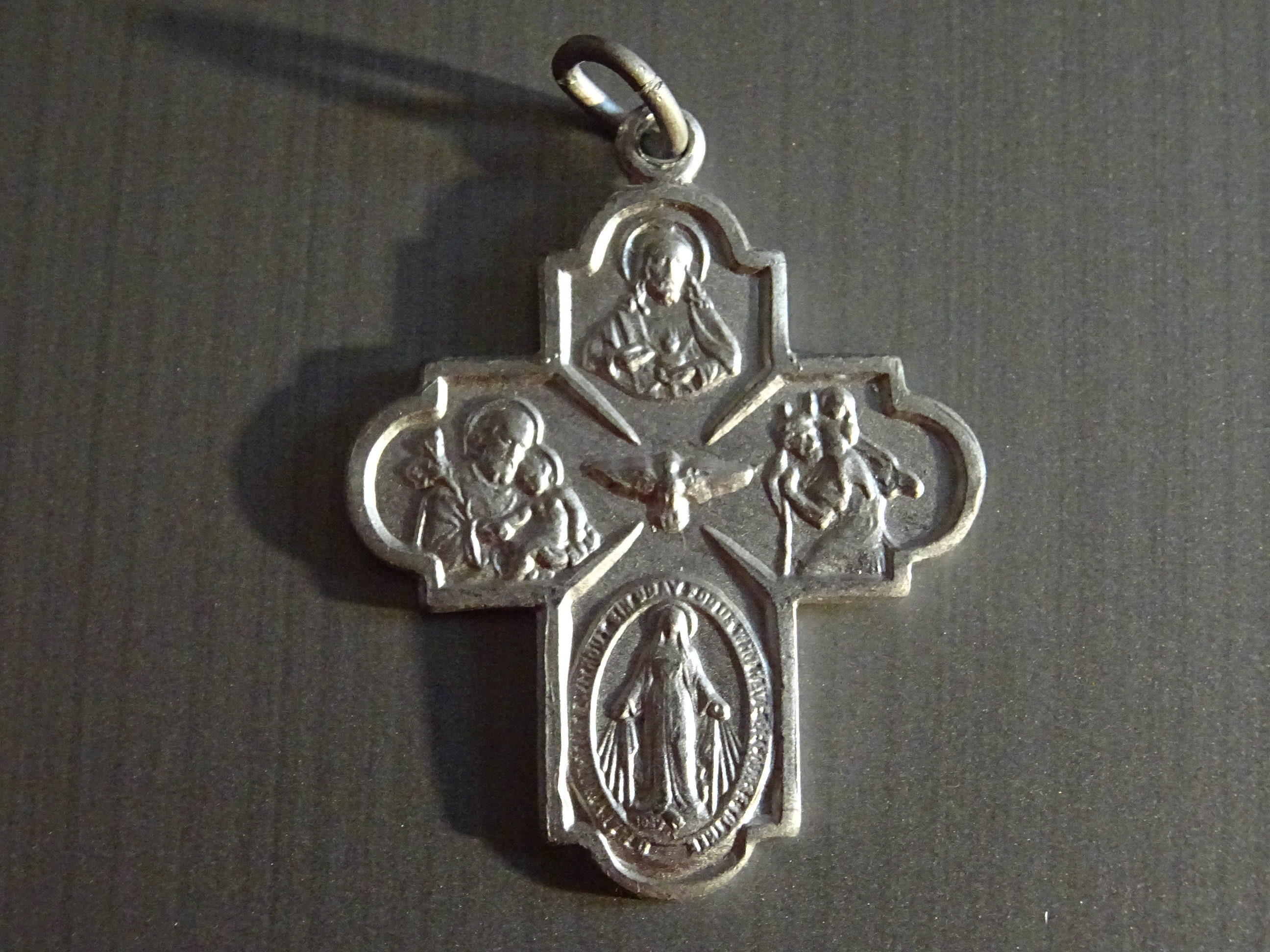 4 Croix de Chemin. Sainte Paix. Communion. Médaille Vintage Médaillon Pendentif Holy Charm B 954