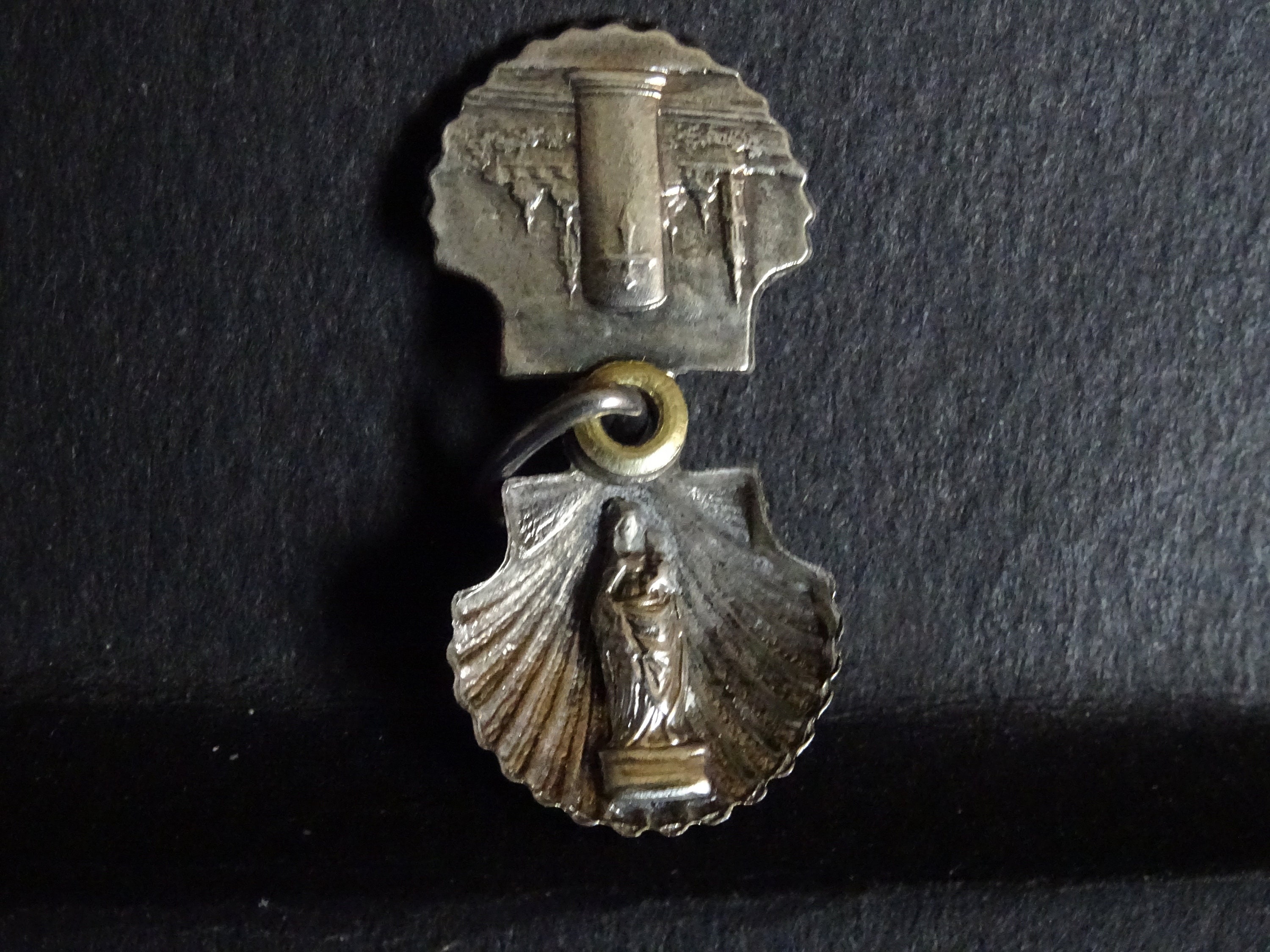 Médaille Du Pétoncle. Médaillon. Mémoire Pilier/Pilar Patron Saint de La Police et Des Postiers Holy