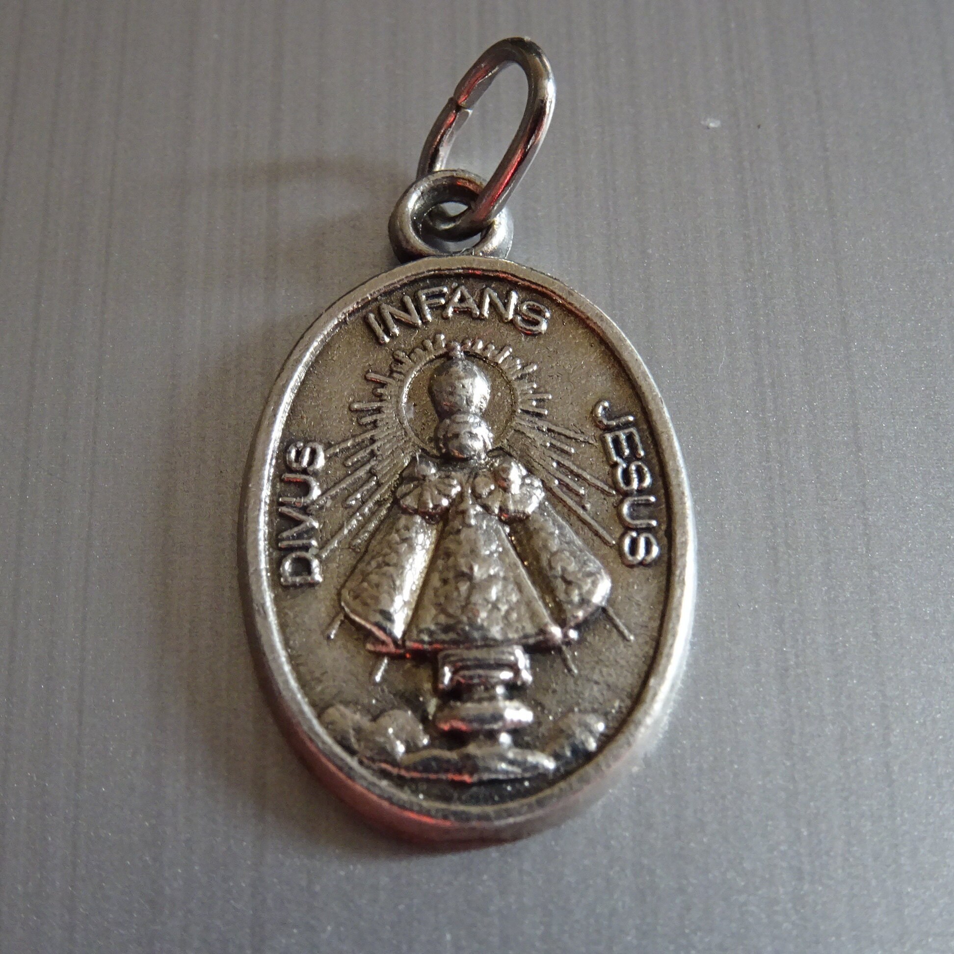 Divin Enfant Jésus, Médaille d'argent Médaillon Pendentif Saint Charme B 442