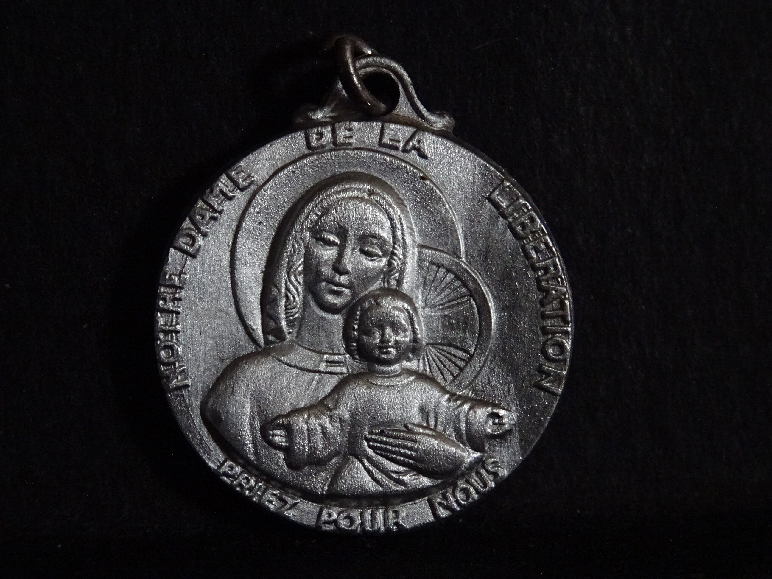 Notre-Dame de La Libération. Médaille Pendente Medaille Holy Charm P 543
