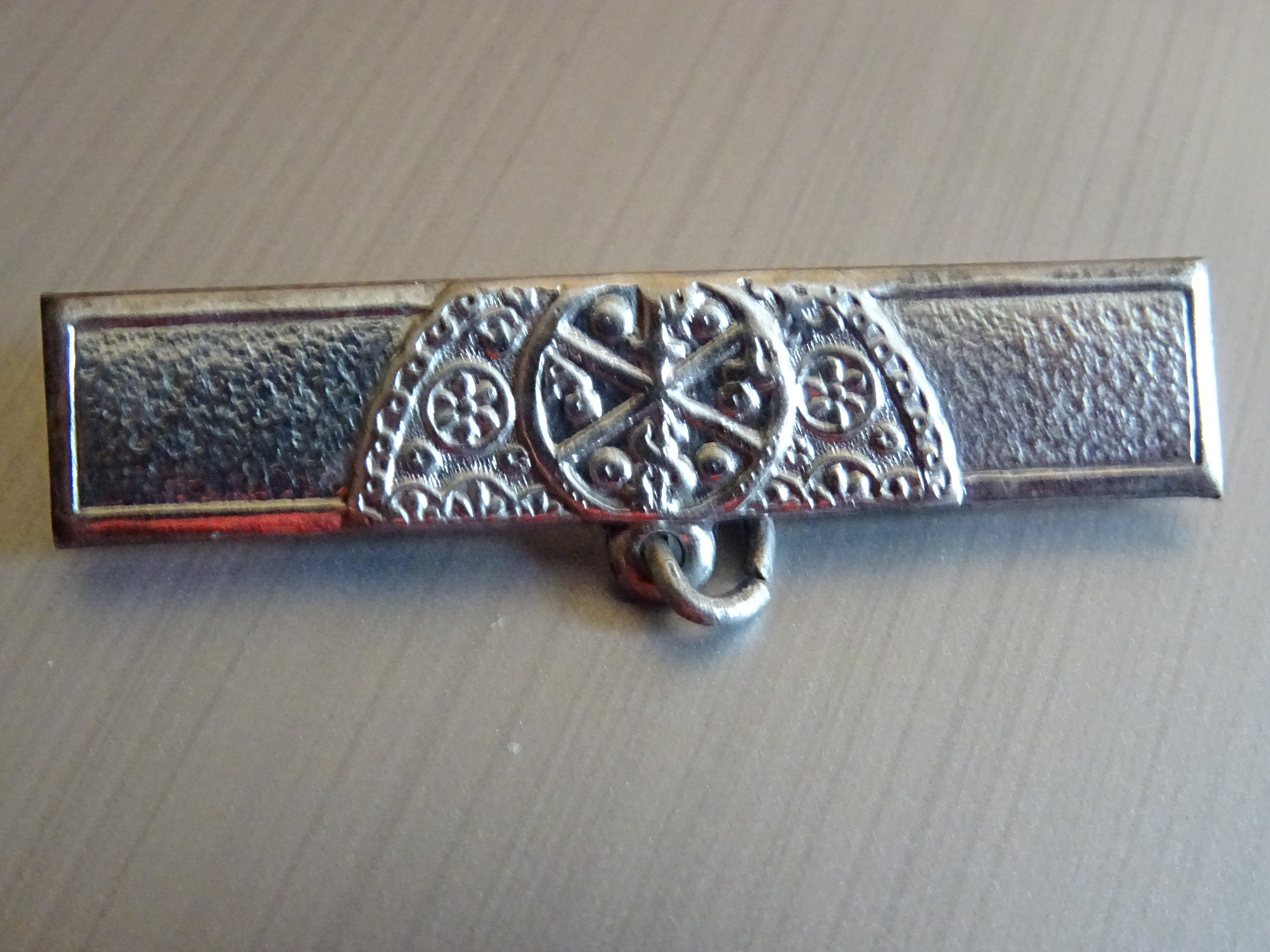 Broche à Clipser sur Favorite Medallion Vintage D 22