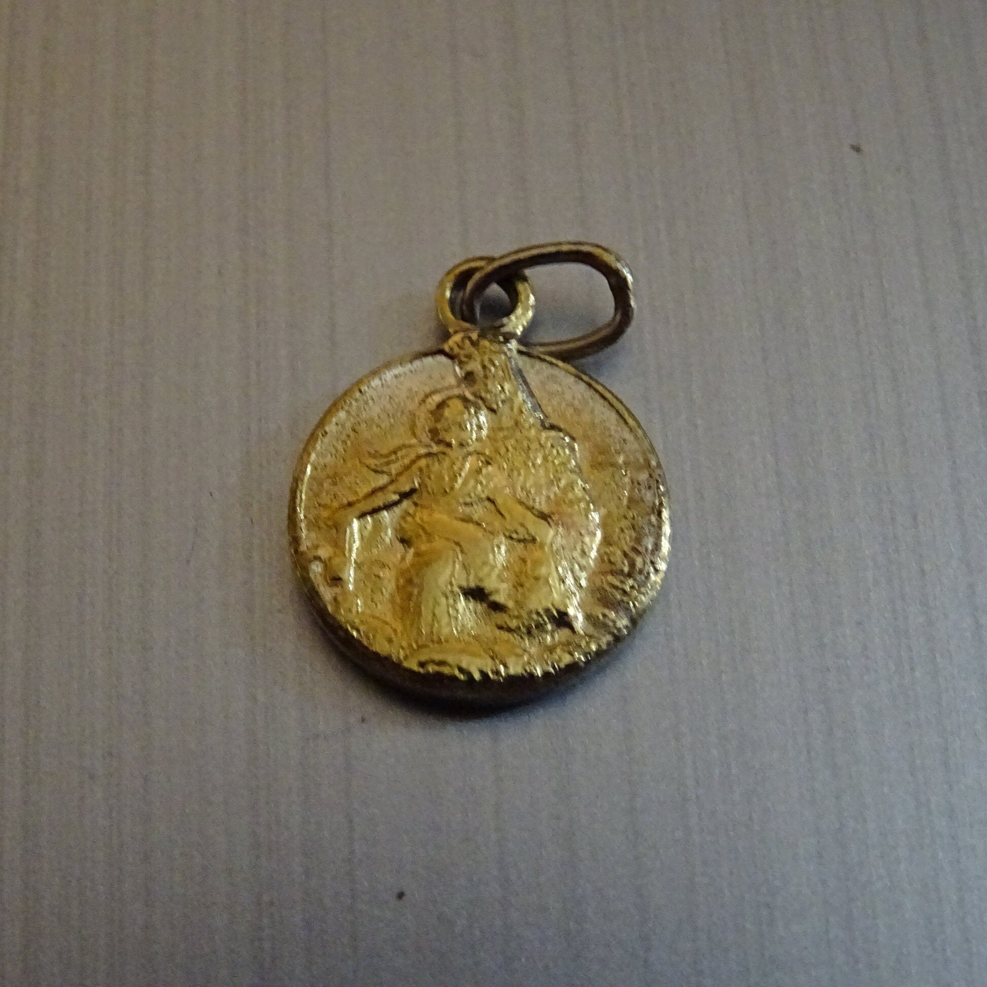 Sainte Anne Petit Ton d'or. Médaille Sainte Des Roses. Pendentif Saint Charme Médaillon Medaille B 5