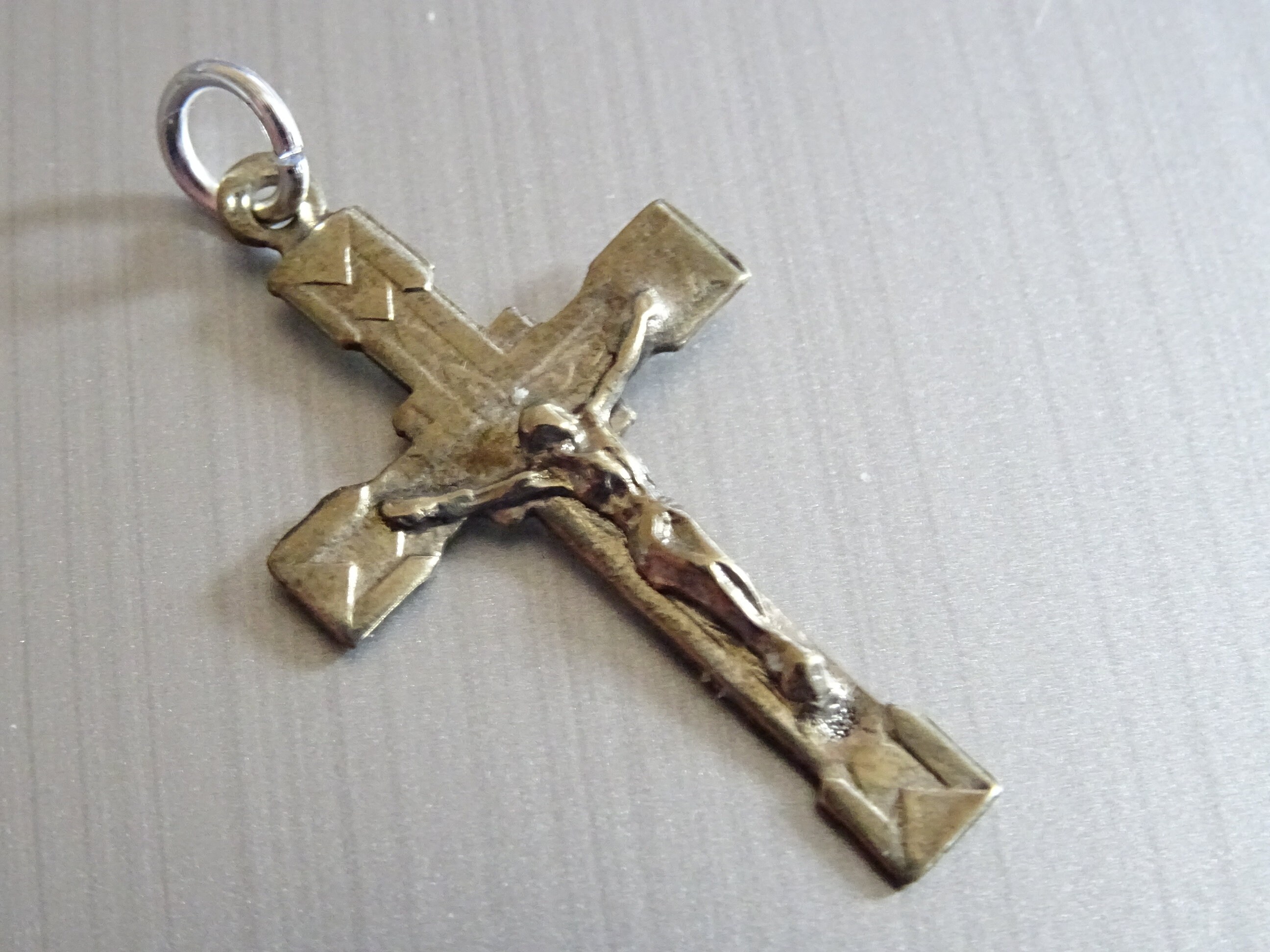 Antique Silver Tone Cross Holy Charm Medal Pendentif Médaillon Médaille Medaille P 847