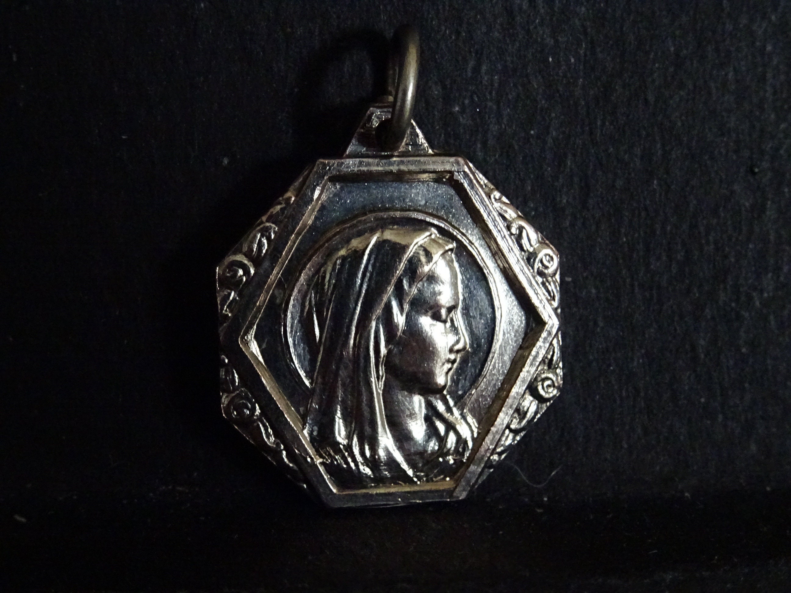 Art Nouveau Vierge Marie Rose Français Médaille Pendent Médaillon Saint Charme P 385