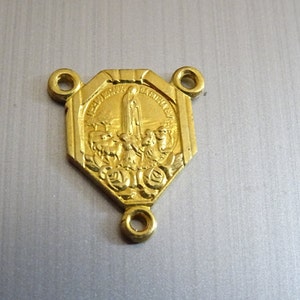 Our Lady of Fatima, Nossa Senhora Do Rosario De Fatima medal Centre Rosary P 144