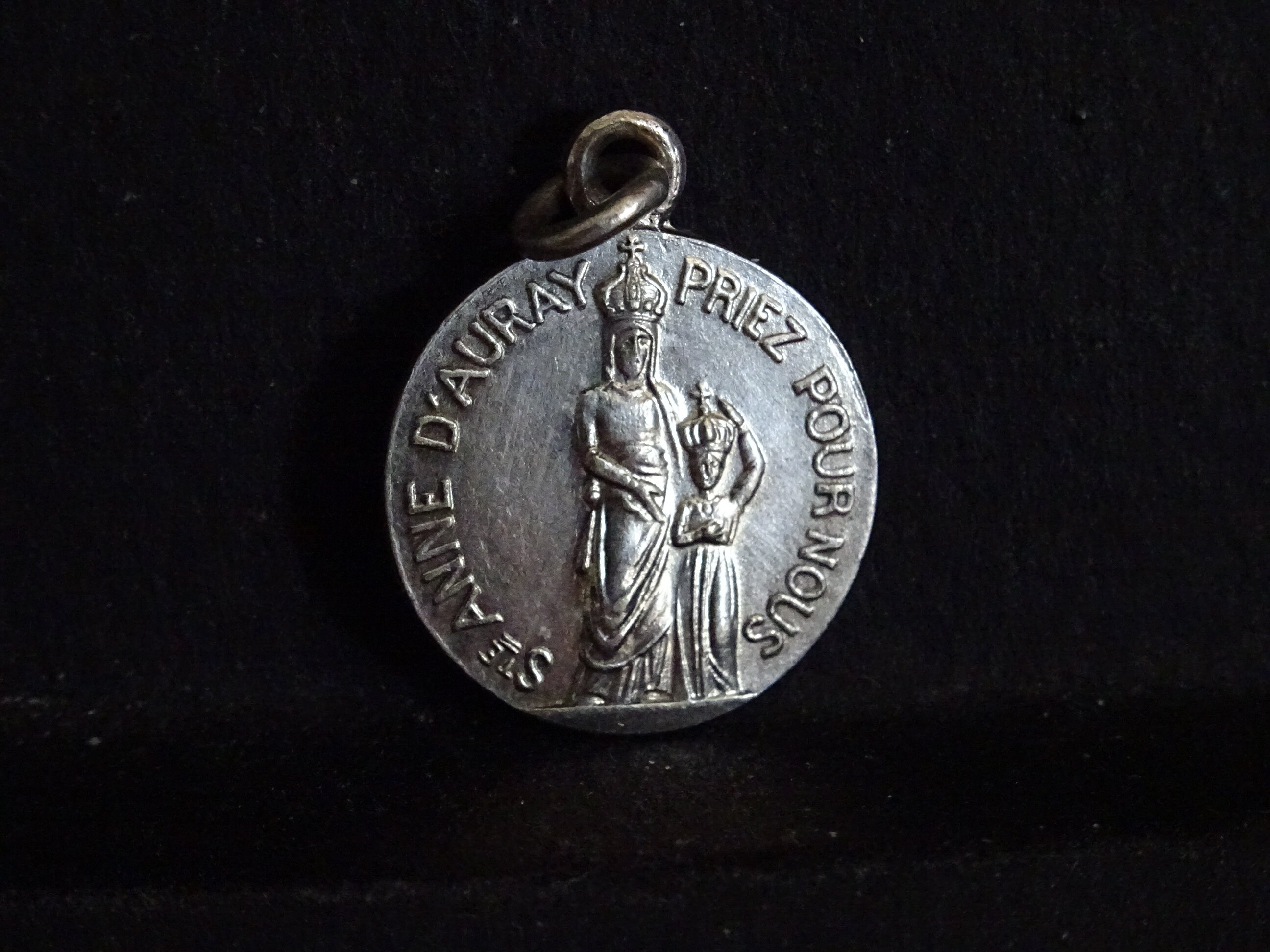 Sainte Anne d'auray, Antique Catholique Pendentif Médaillon Saint Charme P 389
