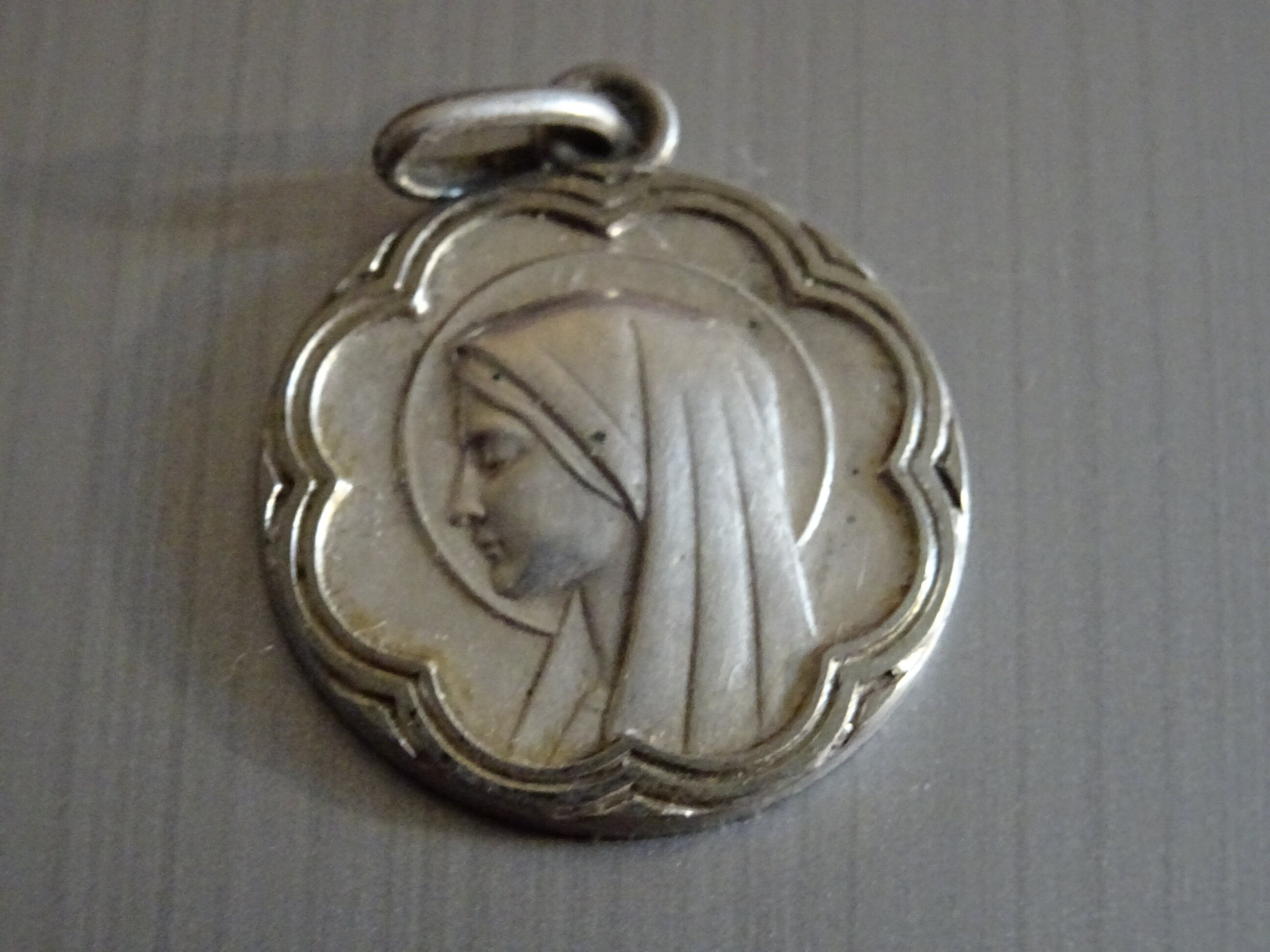 Vierge Marie avec Frontière France. Médaille Vintage Médaillon Pendentif Holy Charm B 962