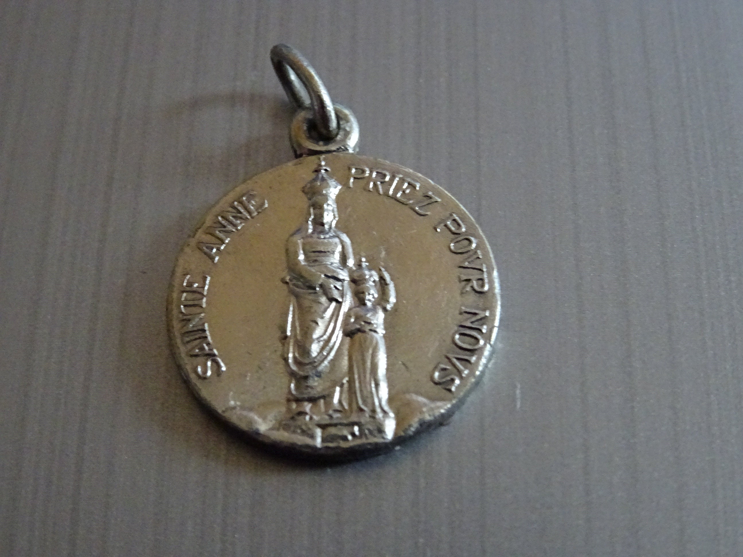 Basilique Sainte Anne d'auray. Médaille Du Saint Charme Pendentif Médaillon Médaille Medaille B 135