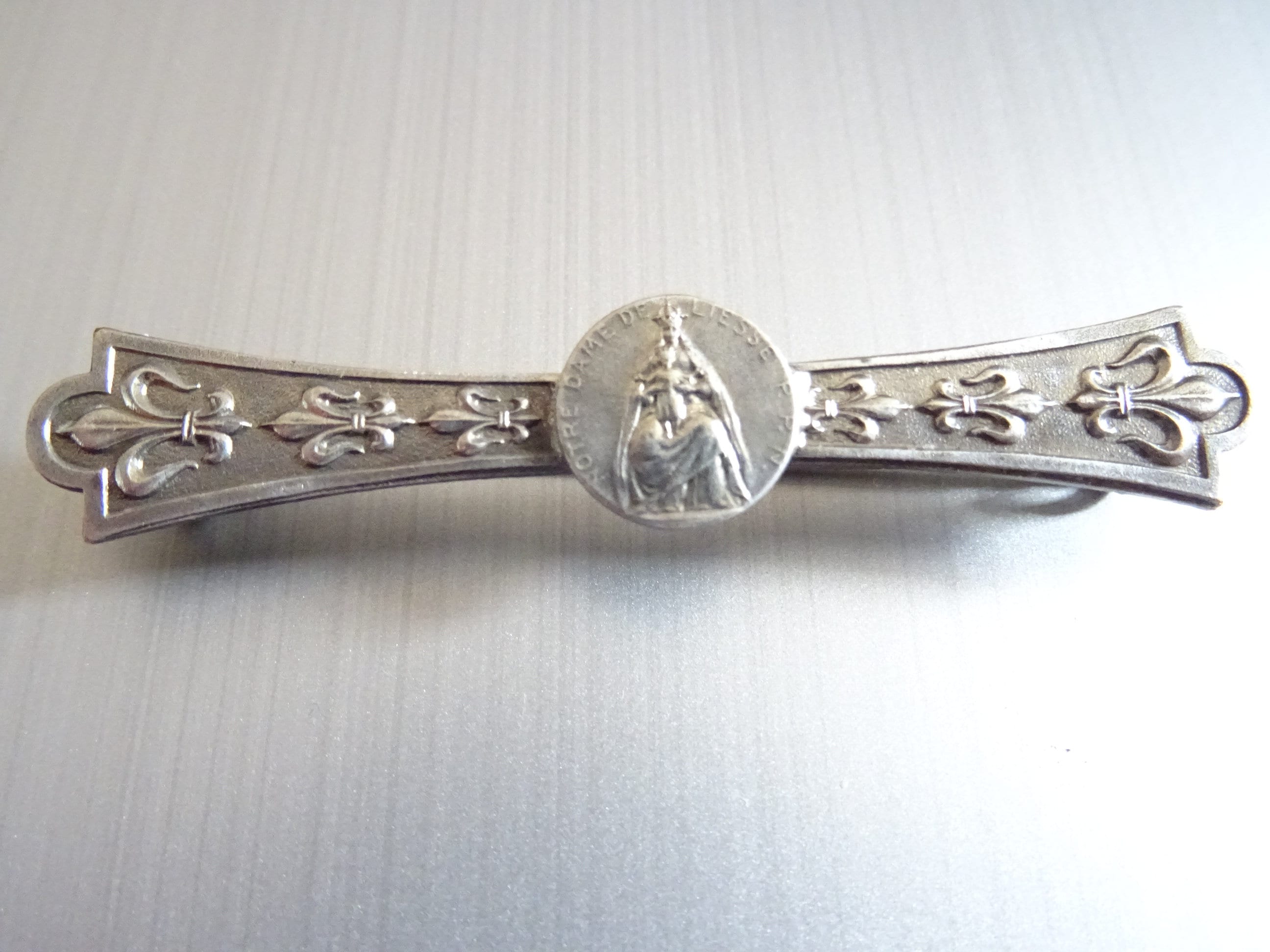 Notre-Dame de Liesse. Fleurs Lys. Médaille Épinglette Antique Religieuse, Broche, Insigne B 228