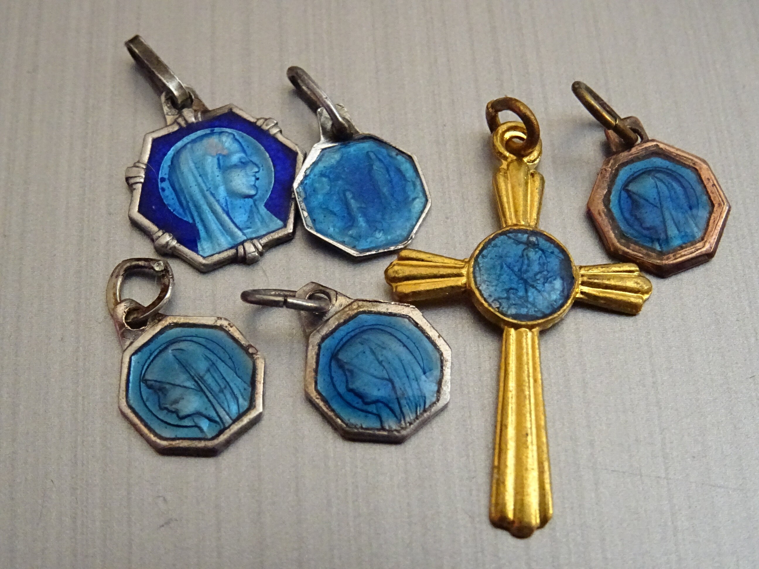 Lot 6 Vierge Marie. Enamel Tiny/Médaille de La Croix Religieuse Pendentif Médaillon Saint Charme D 3