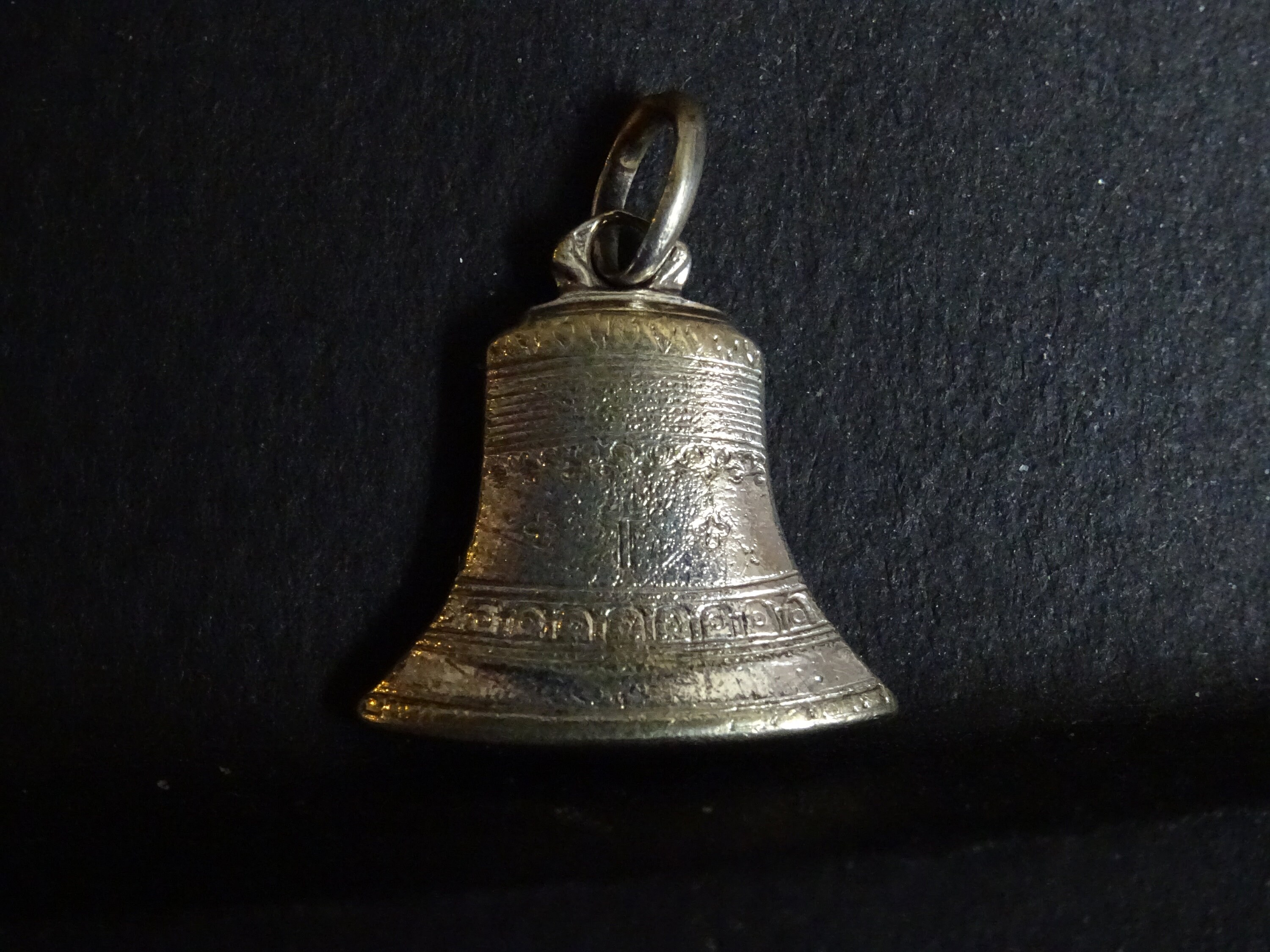 Sacred Heart Of Jesus Bell Forme Médaille Religieuse Antique Catholique Français Pendentif Plaqué Ar