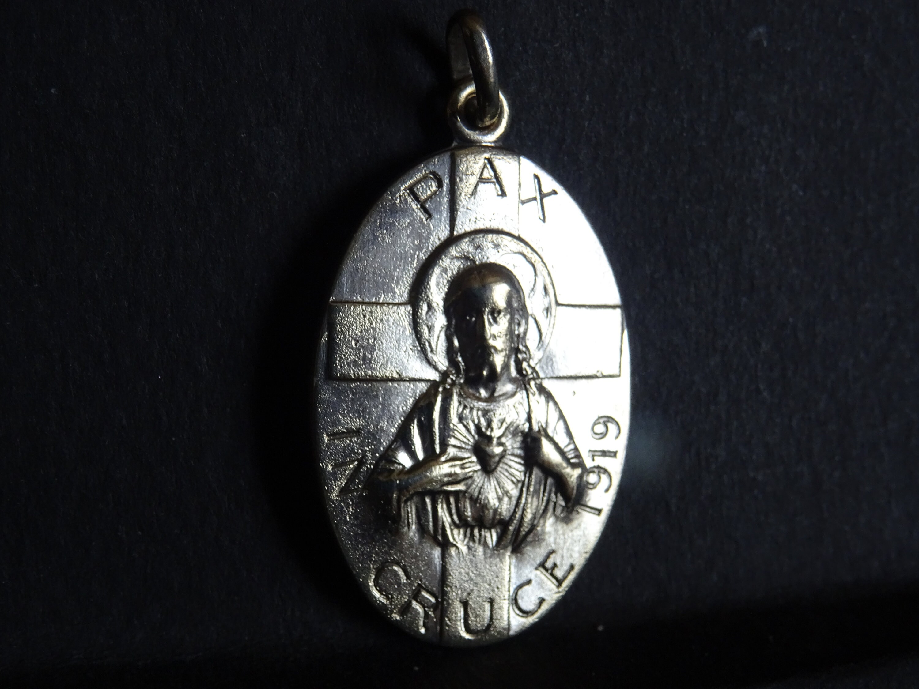 1Ère Guerre Mondiale. Notre Dame de Sarrance Pax à Cruce 1919 sur Le Dos. Médaille d'argent Medaille