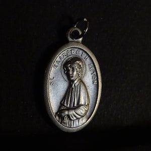 St. Elizebth Seton patron saint of Catholic schools Italy Silver medal medallion pendent medaille Holy Charm