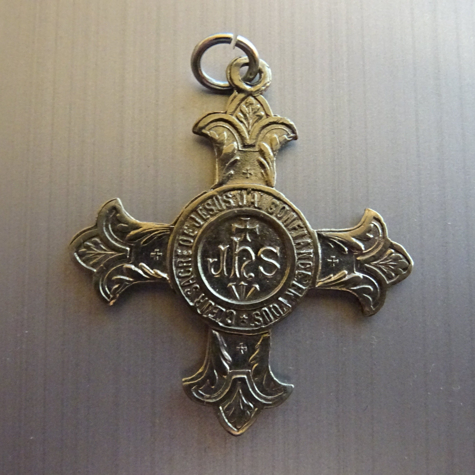 Ihs et La Sainte Croix de Jésus-Christ, Ancien Pendentif Religieux Français. Médaille Médaillon Sain